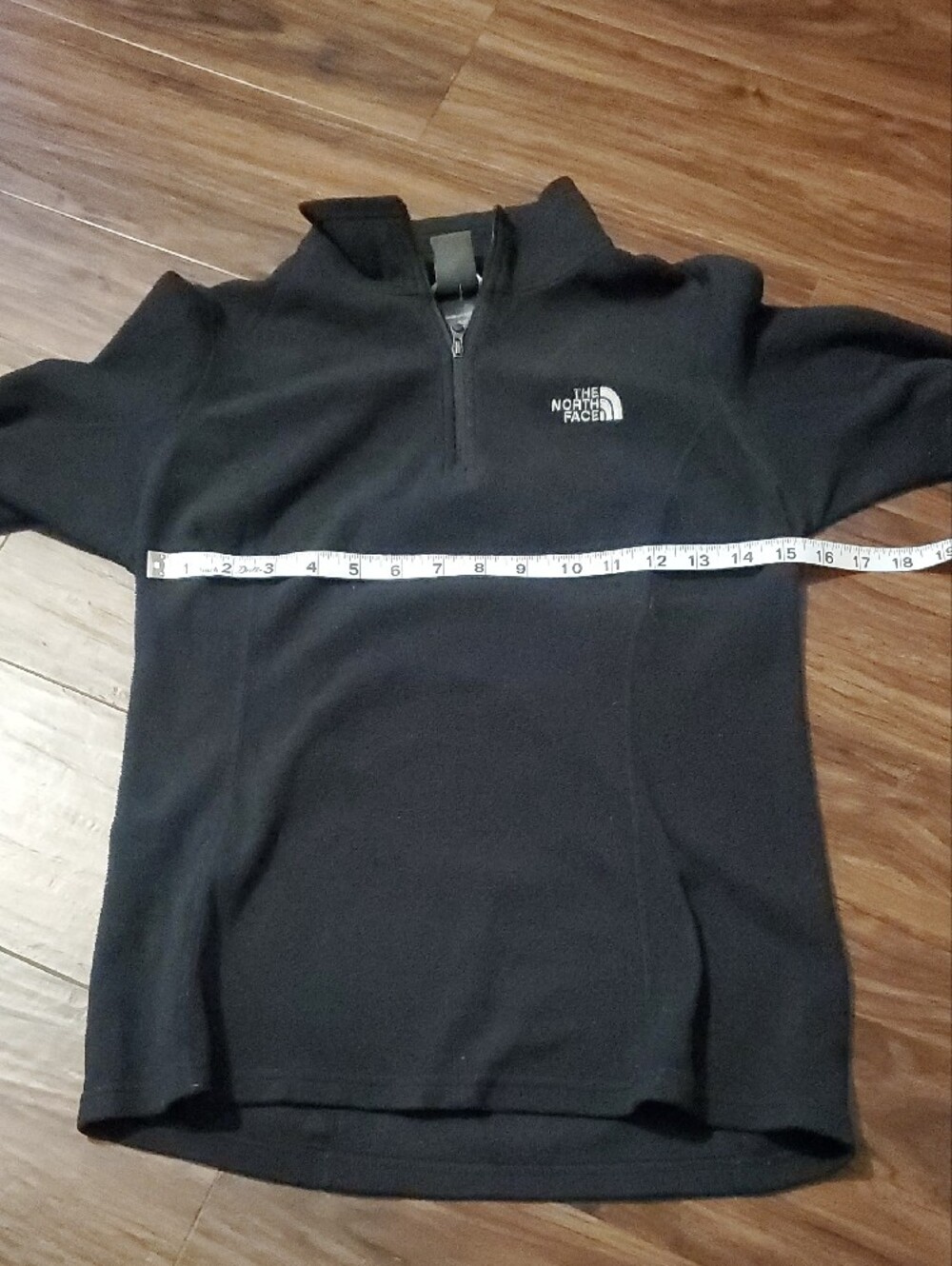 The North Face Women’s Black Half-Zip Fleece Pullover - Picture 5 of 8